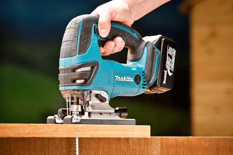 Cutting a lath with a jigsaw