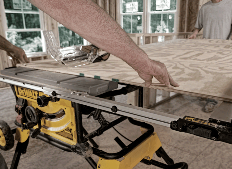 Making adjustments on&nbsp;the DWE7491RS is quick and effortless