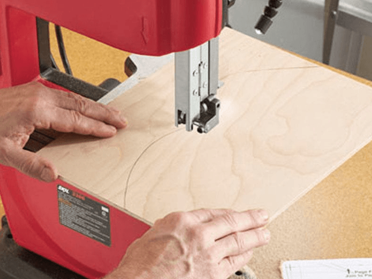 The SKIL 3386-01 performs reliably within its intended range