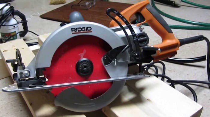 Worm Drive Circular Saw