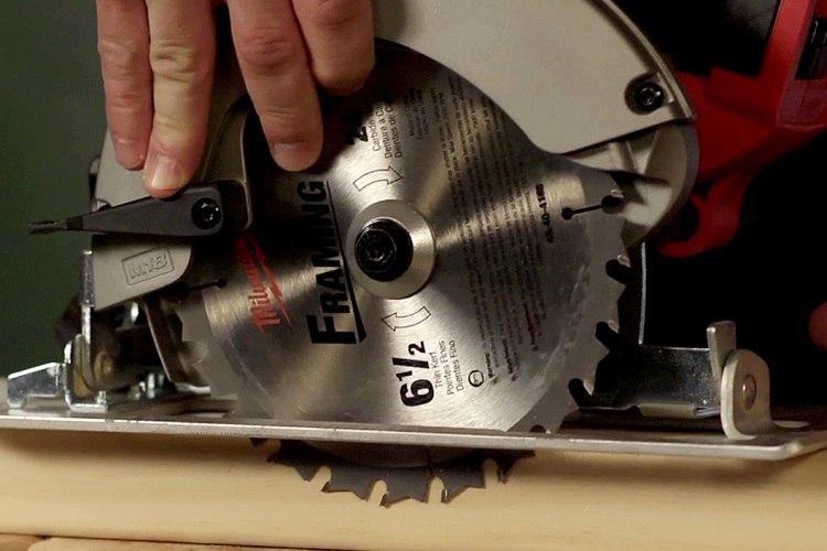 depth and bevel adjustment of circular saw