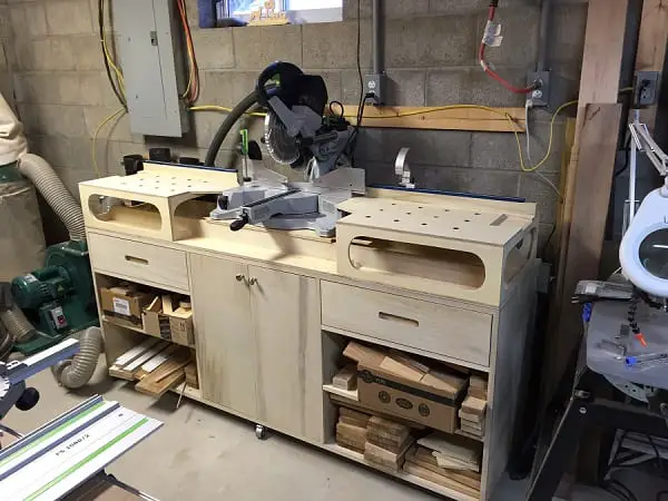 miter saw stand in garage