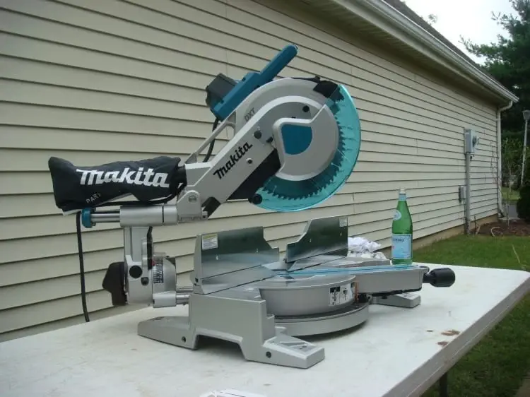 Makita Miter Compound Saw