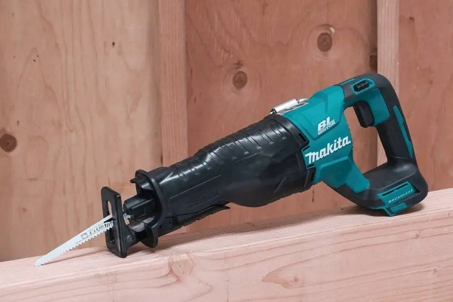 Makita XRJ05Z reciprocating saw