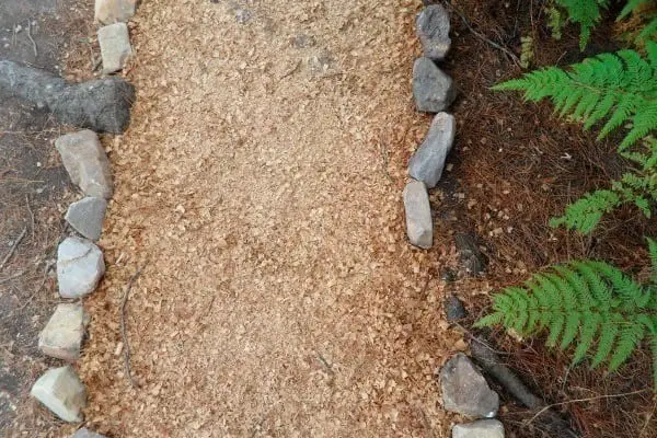 sawdust in garden use